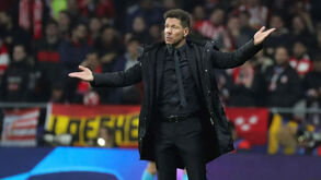 Simeone e a filha recém-nascida têm recebido ameaças de morte através da internet