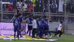 Gomis imitou pantera nos festejos e apanha-bolas fugiu a sete pés