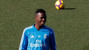 Vinícius: «Messi é incrível mas não temos medo dele»