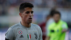 A resposta de Cancelo a críticas nas redes sociais: «Vai-te f****»