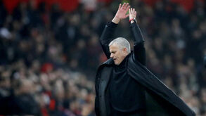 Mourinho confirma cláusula de confidencialidade do Manchester United: «Não a entendo...»