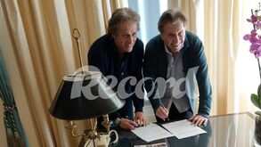 Jorge Jesus assina com Pini Zahavi