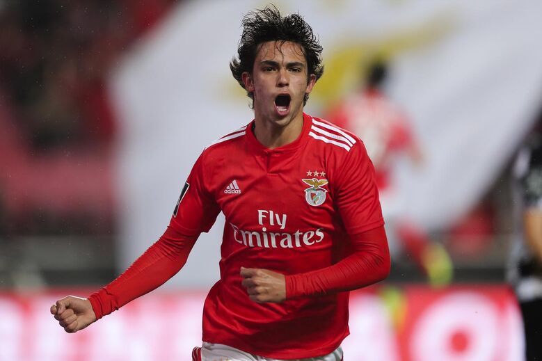 João Félix: Rui Vitória trouxe-o para a equipa principal, mas foi com Lage que o jovem se afirmou no onze benfiquista: foi titular nos últimos seis jogos e já leva quatro golos.
