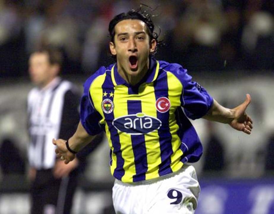 Serhat Akin - Jogou pelo Anderlecht em 2005 e representou a Turquia por 16 vezes