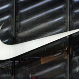 Bruxelas multa Nike em 12,5 milhões por proibir venda de produtos de clubes noutros países