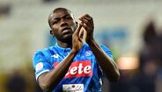 Koulibaly, Nápoles (central de 27 anos)
