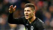 Luka Jovic, emprestado pelo Benfica ao Eintracht Frankfurt (avançado de 21 anos)