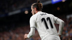 Ambiente tenso no balneário do Real: Marcelo quer juntar-se a CR7, Bale entra mudo e sai calado...