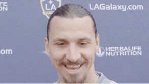 Ibrahimovic e a estátua de Beckham: «Espero que fique parecida com ele»