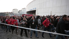 Assim foi a chegada dos adeptos do Benfica ao Estádio do Dragão