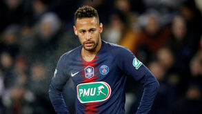 PSG diz chega de Carnaval e pede a Neymar para regressar a Paris já esta terça-feira