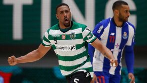 Sporting vence FC Porto e fica com liderança à mercê