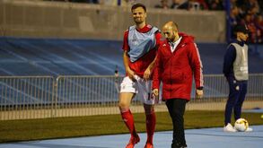 Seferovic não escondeu as dores após abandonar o relvado