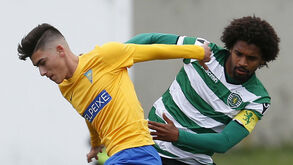 Sporting tropeça na receção ao Estoril