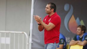 Selecionador de râguebi pede cabeça fria e pés na terra