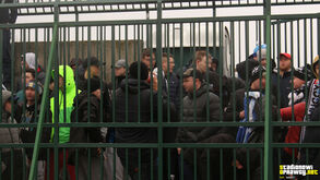 Adeptos 'enjaulados' em jogo da 4ª divisão polaca