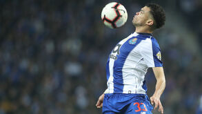 Pepe bloqueia Éder Militão