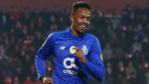 Transferência de Militão entra diretamente para o topo: as vendas mais lucrativas do futebol português