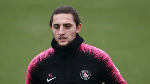 Saída noturna e 'like' nas redes sociais valem suspensão a Rabiot