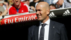 As melhores imagens do regresso de Zidane ao banco do Real Madrid 