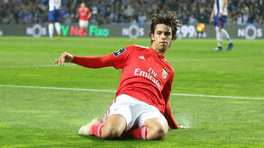 João Félix explica por que festejou golo no Dragão de joelhos