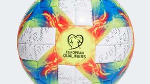 Aí está a bola da fase de qualificação do Euro'2020