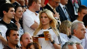 A cerveja nos estádios por esse Mundo fora