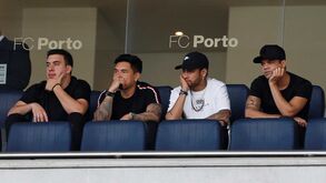 Neymar deixou 'povo' em delírio na bancada do Dragão e Porto foi 'tomado' por brasileiros