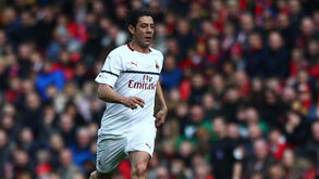Aos 46 anos, Rui Costa regressou aos relvados por um dia e deu show em Anfield