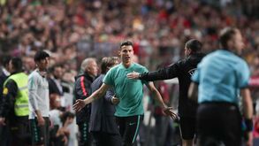 Ronaldo: «Fiscal de linha está a 40 metros e toma a decisão pelo árbitro? Por amor de Deus»