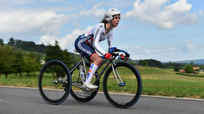 Relato arrepiante de ciclista operada por causa do selim: «Escoriações, infeções e feridas abertas»