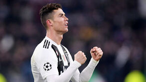 Os 10 melhores avançados do planeta para a 'FourFourTwo': Cristiano Ronaldo surpreende aos 34 anos