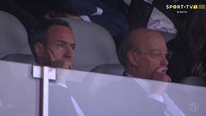 António Salvador e Pinto da Costa lado a lado na tribuna