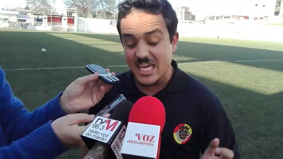 Diogo Castela, treinador do Mondinense, fez a análise do empate a um golo com o Vila Real numa conferência de imprensa 'diferente' 