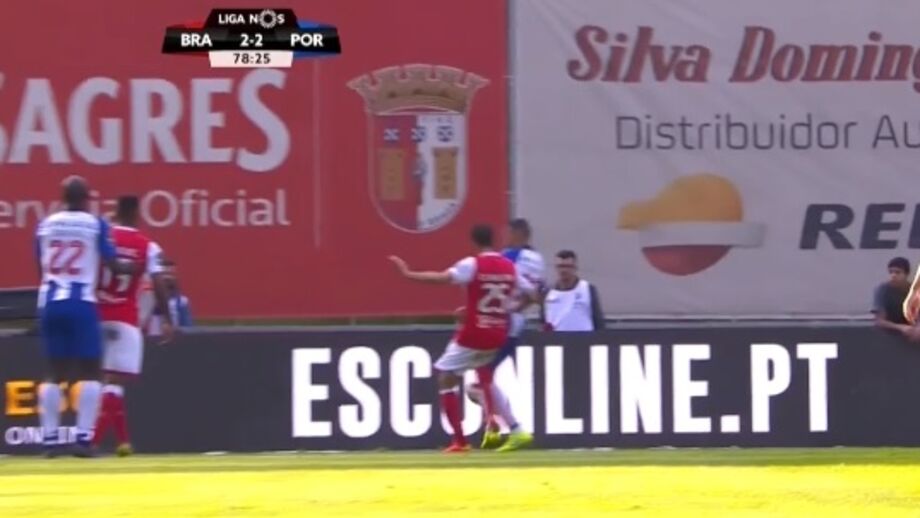 Momentos de descontração pouco depois da chegada ao estádio