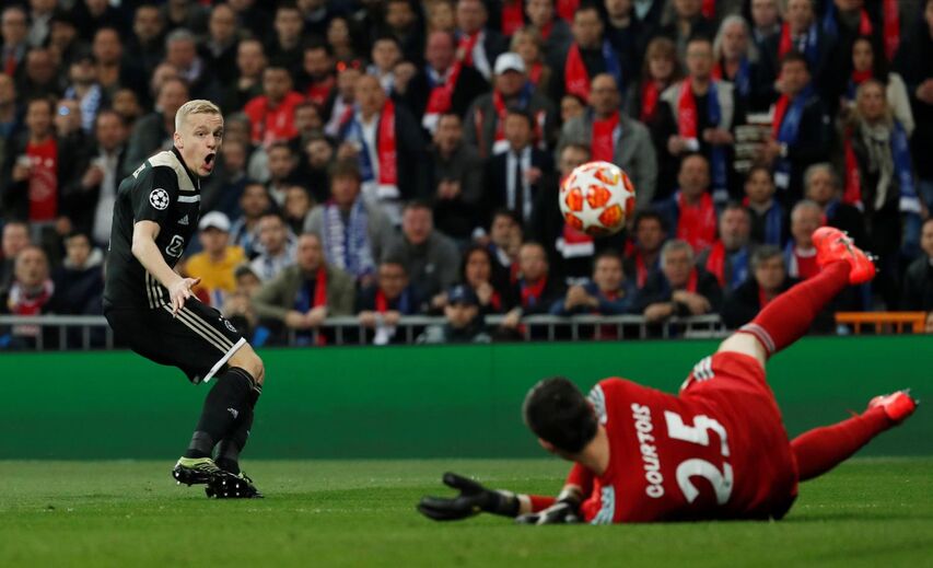 Donny van de Beek, 21 anos, Ajax: 44 jogos, 12 golos, 9 assistências (Total: 21)