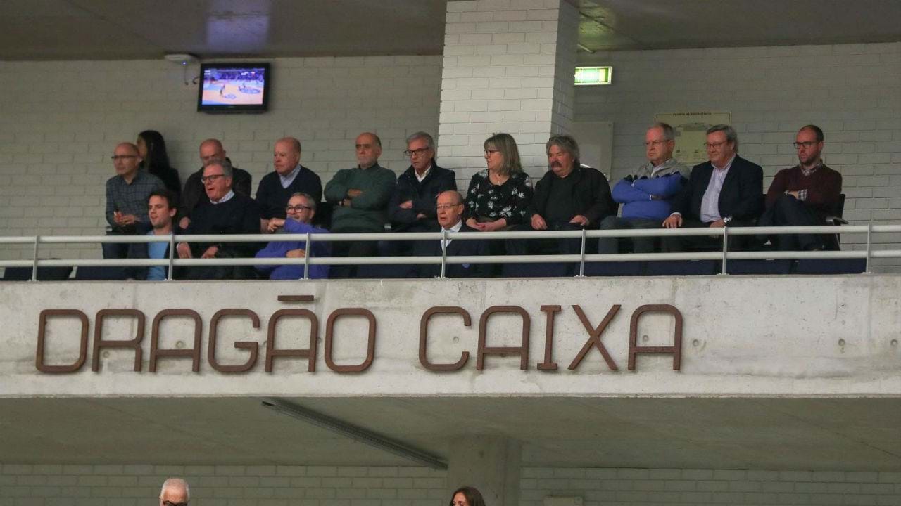 Estádio do Dragão interditado por dois jogos - SIC Notícias