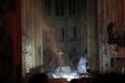 O interior da Catedral de Notre-Dame durante o incêndio