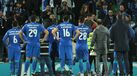 Tensão junto ao autocarro do FC Porto: Pinto da Costa e Conceição encararam adeptos em fúria