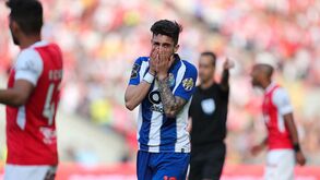 Alex Telles em risco para Anfield