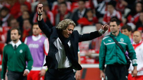Lage persegue Jesus