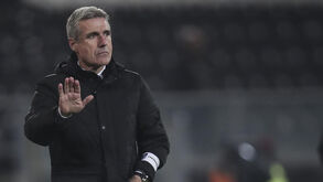 Luís Castro na agenda do Portimonense