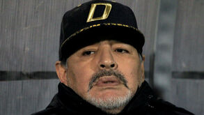 Maradona dá os parabéns à filha e não obtém resposta