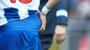 Alex Telles evolui para treino condicionado 