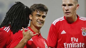 Bis de Jota leva Benfica B à vitória sobre o Farense