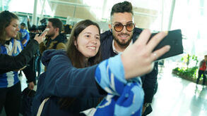 Alex Telles segue na comitiva do FC Porto para Liverpool