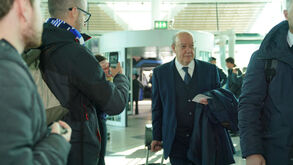 Pinto da Costa lidera comitiva do FC Porto rumo a Liverpool 