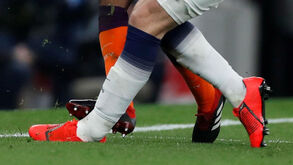 O arrepiante pisão que lesionou Harry Kane