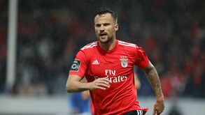 Seferovic espera jogo difícil e ter pé quente frente ao E. Frankfurt: «Quero marcar»