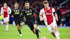 De Ligt rendido a Ronaldo: «Um predador na grande área»